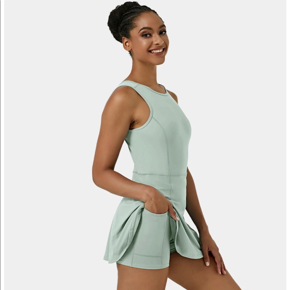 Exercise Dress in Light Green / Celadon